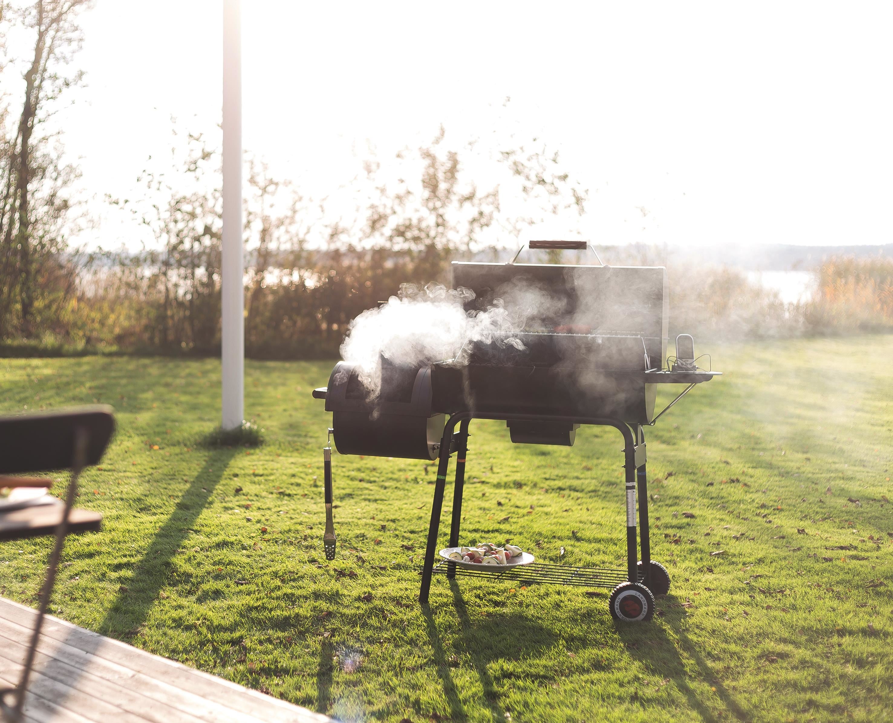 Kentucky Smoker Charcoal BBQ - Black & Weatherproof Cover